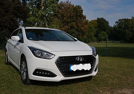 Hyundai i40 FL CW blue Trend 1.6 GDI AHK abnehmbar
