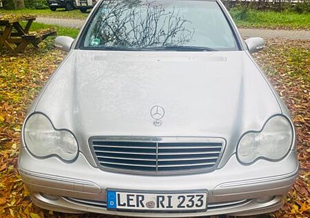 Mercedes-Benz C 180 KOMPRESSOR T AVANTGARDE Vollausstattung