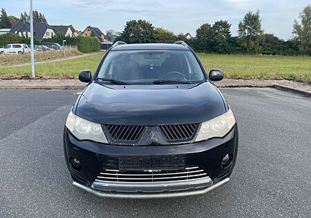 Mitsubishi Outlander 2.0 DI-D/ 7 Sitzer/ 4x4