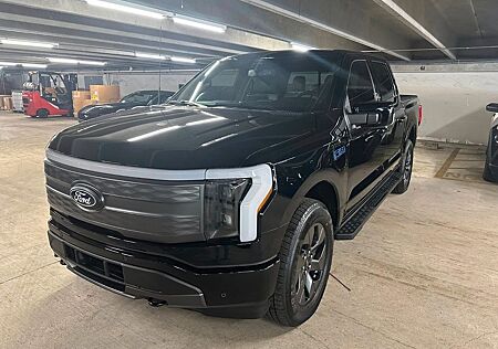 Ford F 150 F150 Lightning Lariat gr. Batterie im Vorlauf