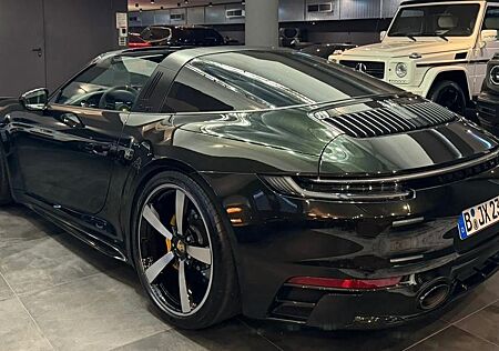 Porsche 992 Targa 4S Dark Olive Metallic,PCCB,Lift,HAL