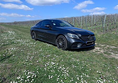 Mercedes-Benz C 300 d 4MATIC Coupé AMG Burmester Luftfahrwerk