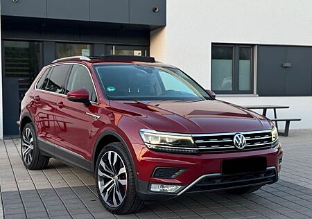 VW Tiguan Volkswagen 2.0 TDI/239PS/OFFROAD/4MOTION/Head-Up/Pan
