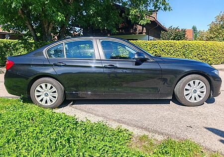 BMW 318i -