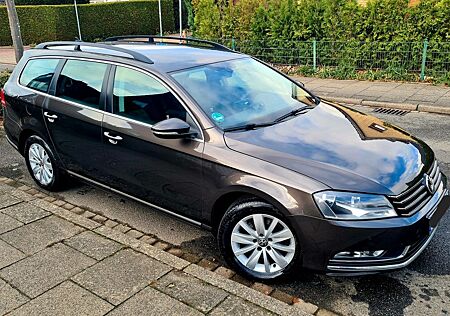 VW Passat Variant Volkswagen Passat Var. 2.0 BlueTDI Comfortline AHK PDC