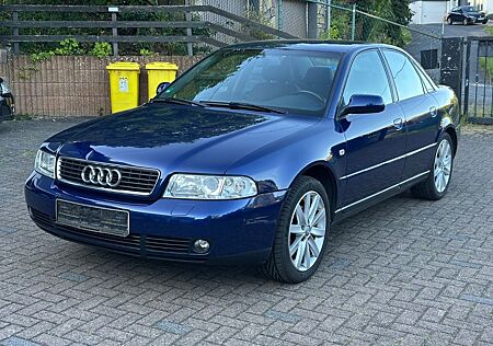 Audi A4 1.8 T - ANhängerkupplung / Xenon / 8 Fach