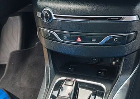 Peugeot 308 BlueHDi 130 EAT8 Tech Edition SW Tech Ed...