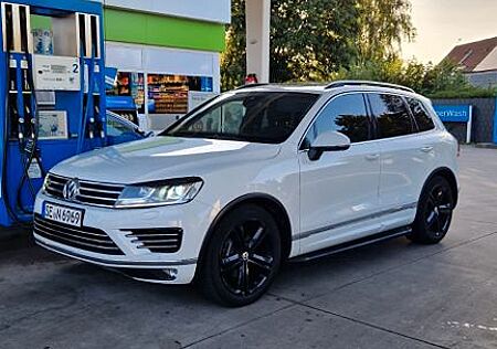 VW Touareg Volkswagen 3.0 V6 TDI R-Line