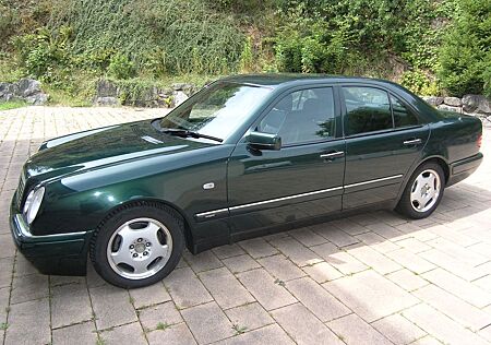 Mercedes-Benz E 320 AVANTGARDE Avantgarde