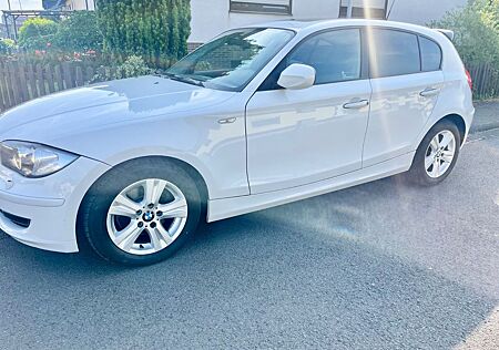 BMW 120i Edition Lifestyle Edition Lifestyle
