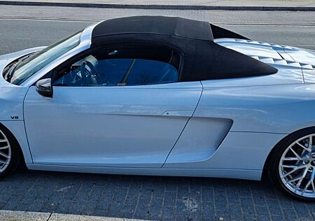 Audi R8 4.2 V8 R-Tronic Quattro Spyder - Suzukagrau