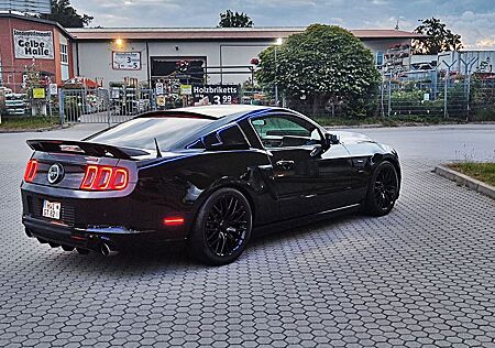 Ford Mustang GT 2014 V8 5.0 USA CARBON