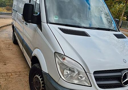 Mercedes-Benz Sprinter 311 CDI Flach und Lang