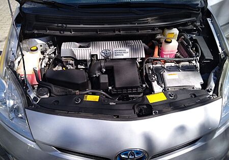 Toyota Prius 1.8-l-VVT-i Life Life
