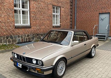 BMW 320i E30 Cabrio VFL Chrommodell Beige TÜV NEU