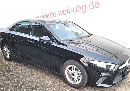 Mercedes-Benz A 180 7G-DCT Limousine LED, Navi, Rückfahrkamera
