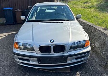 BMW 316i wenig KM TÜV 10/2026
