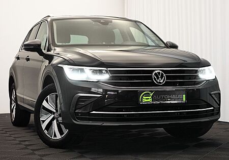 VW Tiguan Volkswagen LIFE eHybrid P-DACH+RFKMRA+AHKPL+MATRIX