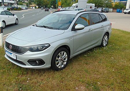 Fiat Tipo Kombi Easy Klima Navi AHK 1.HAND GARANTIE