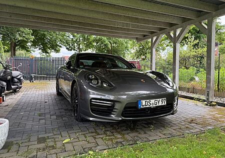 Porsche Panamera GTS/SOFT CLOSE/SPORT CHRONO/KEY-LESS GO