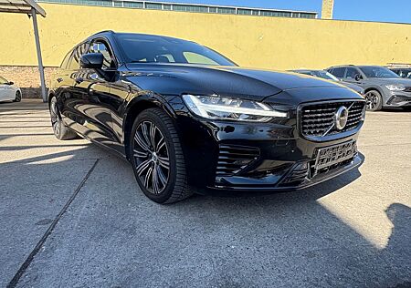 Volvo V60 Kombi Plus Dark Recharge Plug-In Hybrid AWD