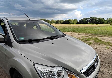 Ford Focus 1.4 Ambiente Ambiente