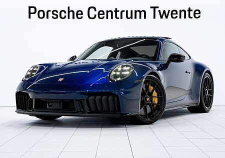 Porsche 992 Carrera 4 GTS