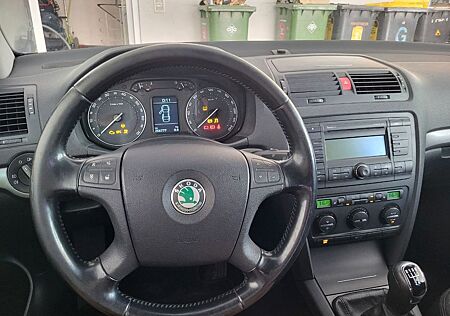 Skoda Octavia Combi 1.6 Elegance Elegance
