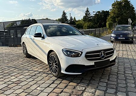 Mercedes-Benz E 300 de T-Modell /Pano/DIGITAL TACHO