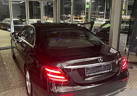 Mercedes-Benz E 200 AVANTGARDE Autom. AVANTGARDE