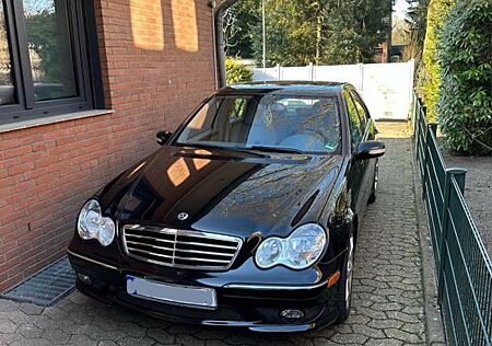 Mercedes-Benz C 230 -