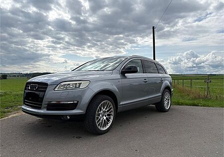 Audi Q7 3.0 TDI (DPF) quattro tiptronic -