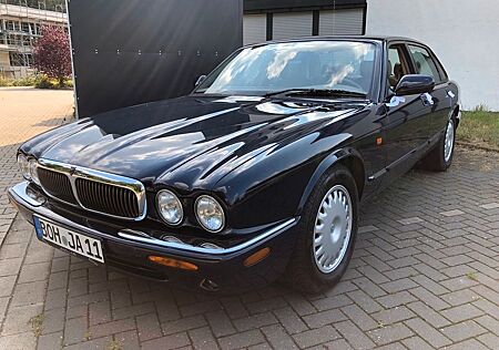 Jaguar XJ 3.2 V8 2 Hand Nur 43.000Km