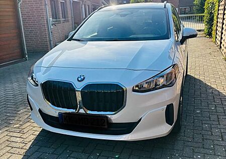 BMW 218i 218 Active Tourer Steptr. mit AHK