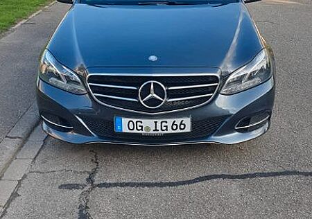 Mercedes-Benz E 220 BlueTEC 4MATIC AVANTGARDE Autom. AVANT...
