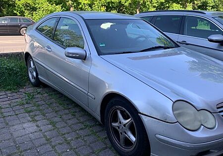 Mercedes-Benz 200 C200 CL203 Kompressor 1.8L