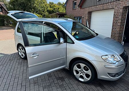 VW Touran Volkswagen 2.0 TDI DPF Highline Highline