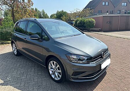 VW Golf Sportsvan Volkswagen 1.5 TSI IQ.DRIVE ACT DSG NAVI