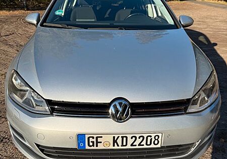 VW Golf Volkswagen 1.2 TSI 63kW BMT Trendline Trendline