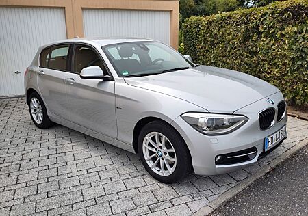 BMW 116i Sport Line / Automatik