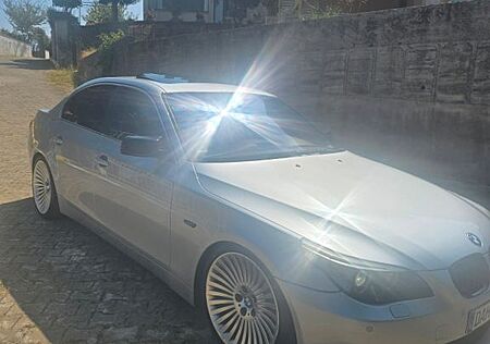 BMW 525i A -