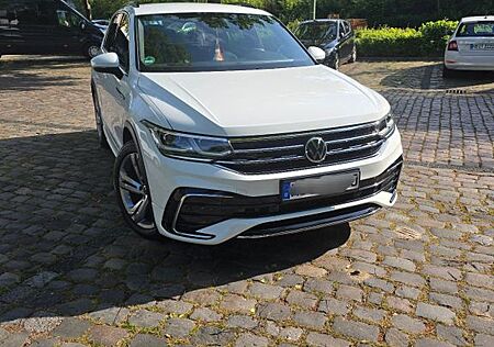 VW Tiguan Volkswagen 2.0 TDI SCR DSG R-Line R-Line