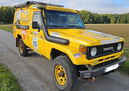 Toyota Land Cruiser gebraucht kaufen Toyota Land Cruiser Die Legende: Landcuiser J7 (BJ75), Unikat