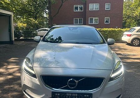 Volvo V40 T2 Geartronic -