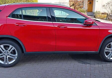 Mercedes-Benz GLA 250 4MATIC DCT Style Style