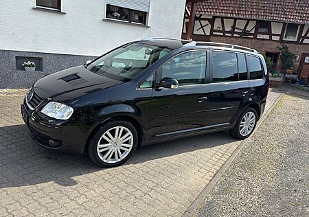 VW Touran Volkswagen 2.0 TDI 125 kW DSG DPF Highline Highline