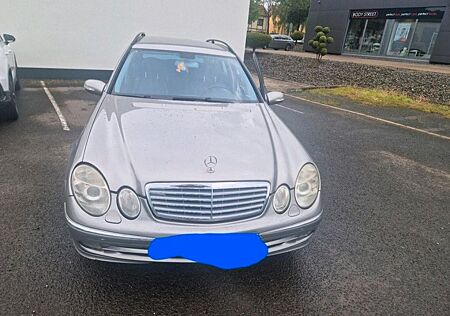 Mercedes-Benz 220