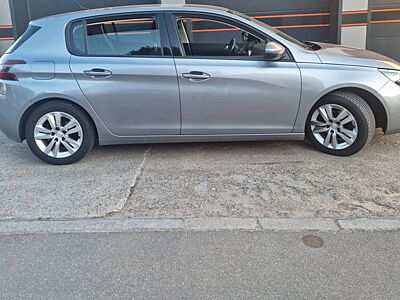 Peugeot 308 PureTech 130 Black Edition