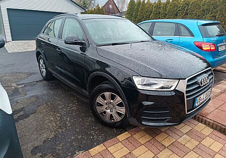 Audi Q3 1.4 TFSI cylinder on d. S tronic design d...