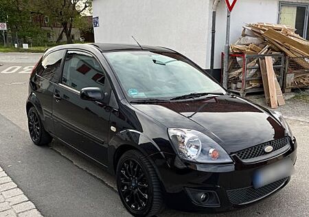 Ford Fiesta Black Magic Edition | 1.4 Benzin | 1